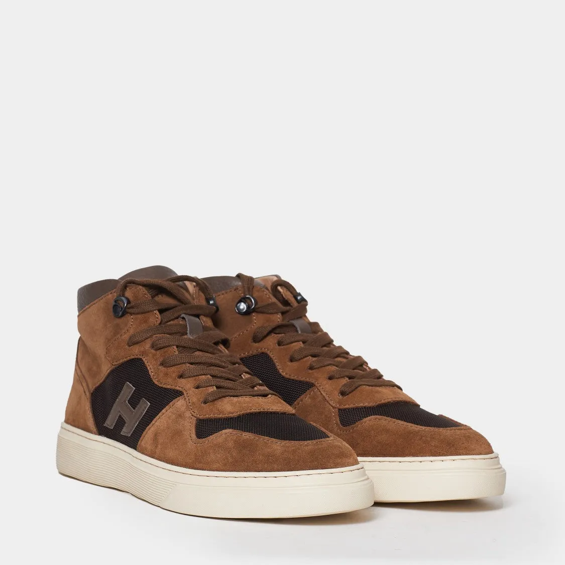 Basketball Model Sneaker