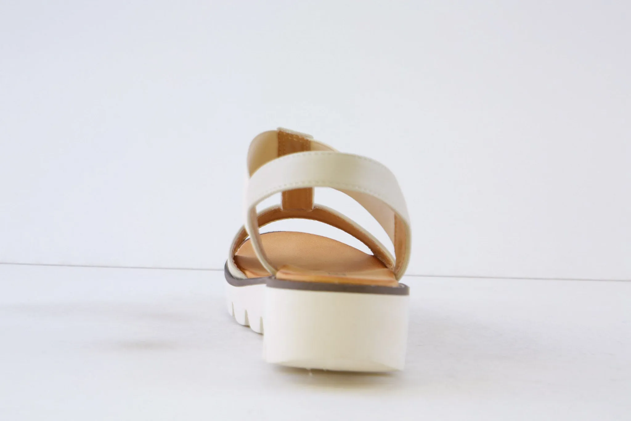 HEAVENLY FEET - RITZ A CHUNKY FLAT SANDAL - BEIGE
