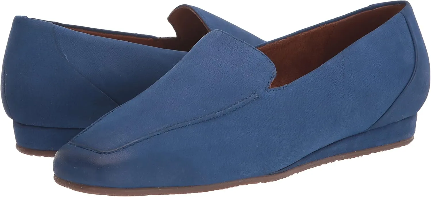 SoftWalk Women's Vista Loafer