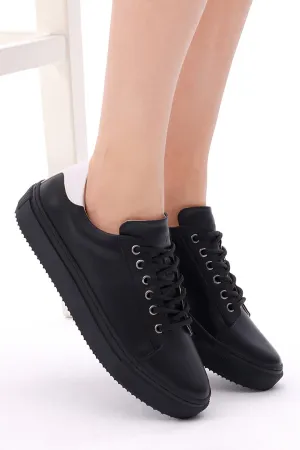 Women's Black Comfortable Fit Lambskin Lace-Up Sneaker